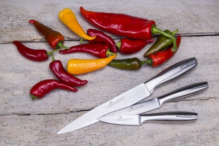 Nowoczesne noże w bloku – praktyczny dodatek w kuchni